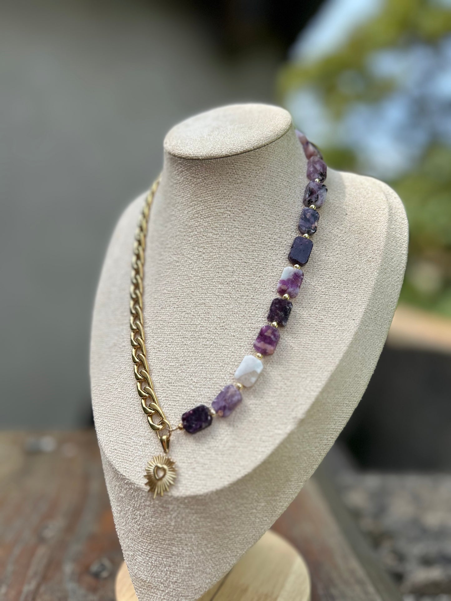 Collier « Éclipse Dorée »